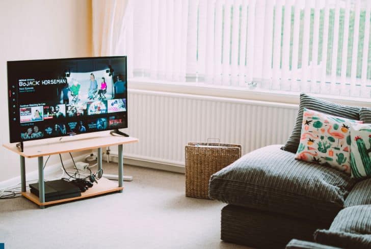 OLED-tv-in-living-room